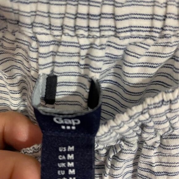 GAP Woman’s Striped Off The Shoulder Top. Can Be Worn On/off Shoulders. Medium - Picture 4 of 6